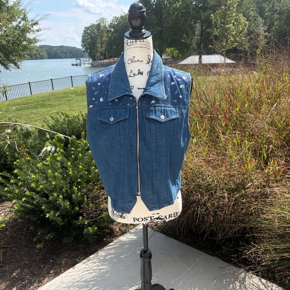 Vintage 90s Koret City Blues Denim Floral Vest M Zip Front Cottagecore